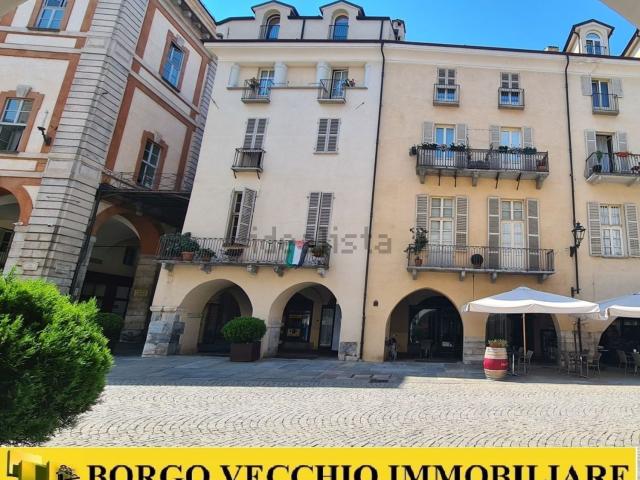 Locale Commerciale in affitto a Centro Storico, Piemonte