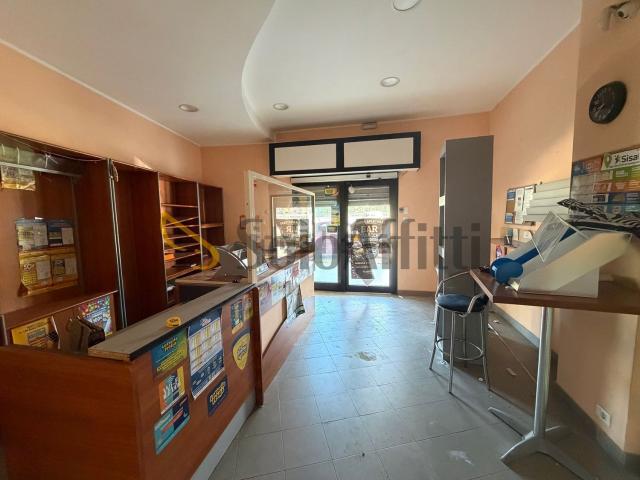 Locale Commerciale in affitto a Borgo Medievale, Roma Capitale