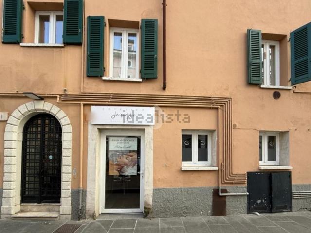 Locale Commerciale in affitto a Zona Centro, Brescia