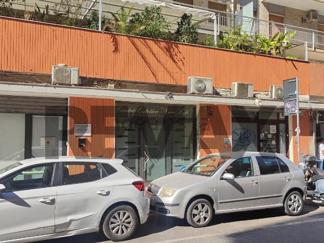 Locale Commerciale in affitto a Municipio 2, Puglia