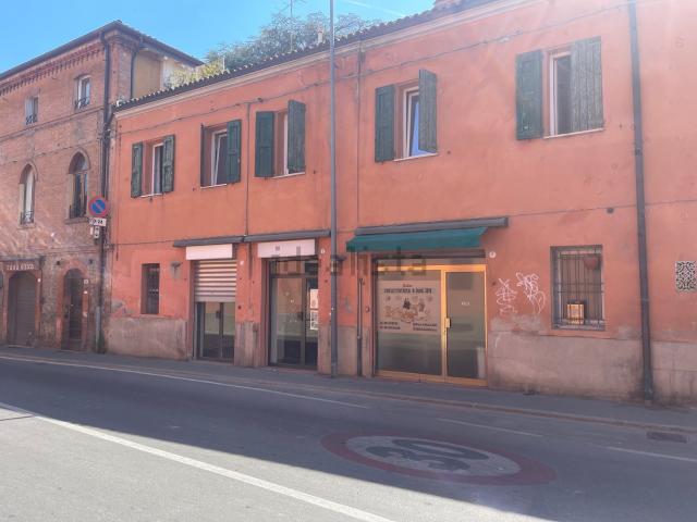 Locale Commerciale in affitto a Santo Stefano, Bologna