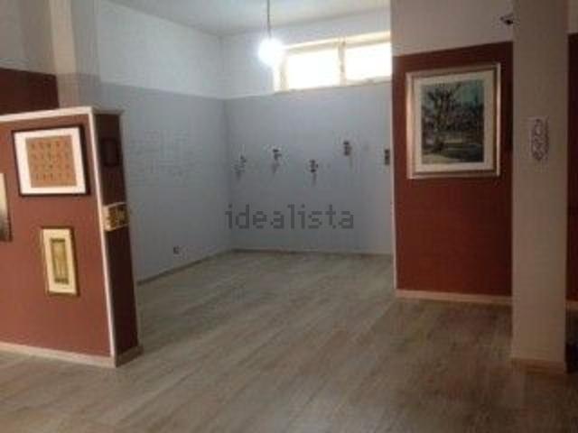 Locale Commerciale in affitto a Cesinali, Campania
