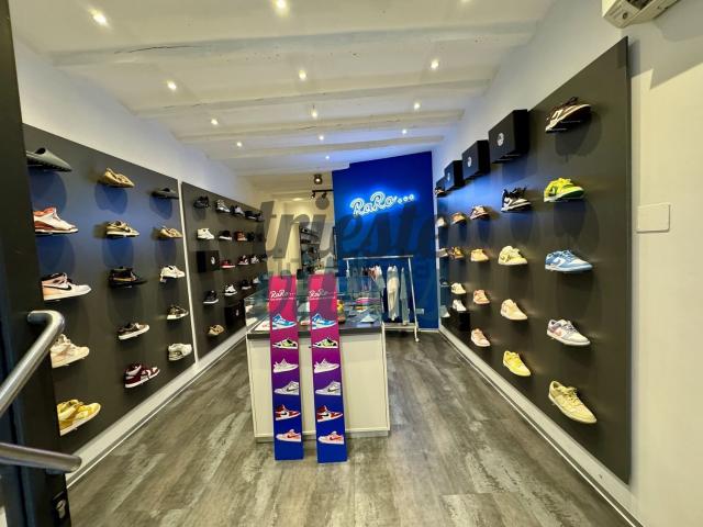Locale Commerciale in affitto a Città Nuova-Barriera Nuova-San Vito-Città Vecchia, Villa Opicina