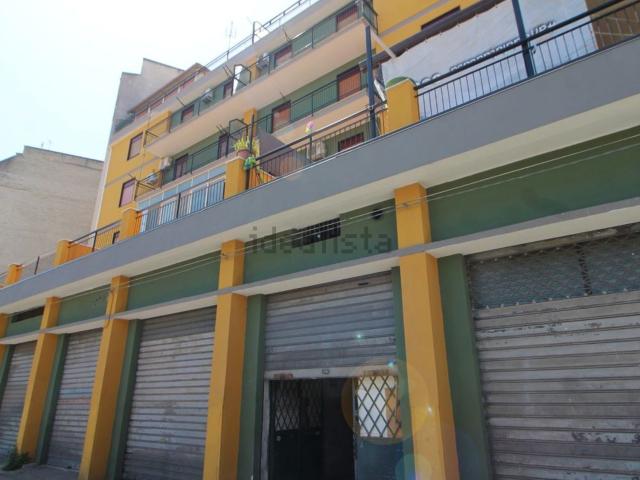 Locale Commerciale in affitto a III Circoscrizione, Palermo