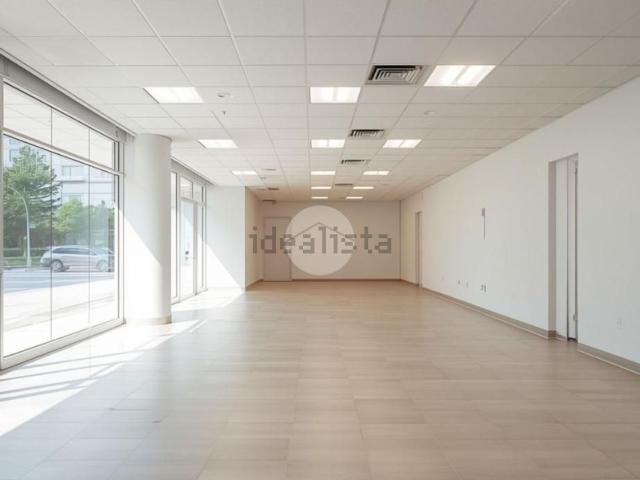 Locale Commerciale in affitto a Cologno Al Serio, Lombardia