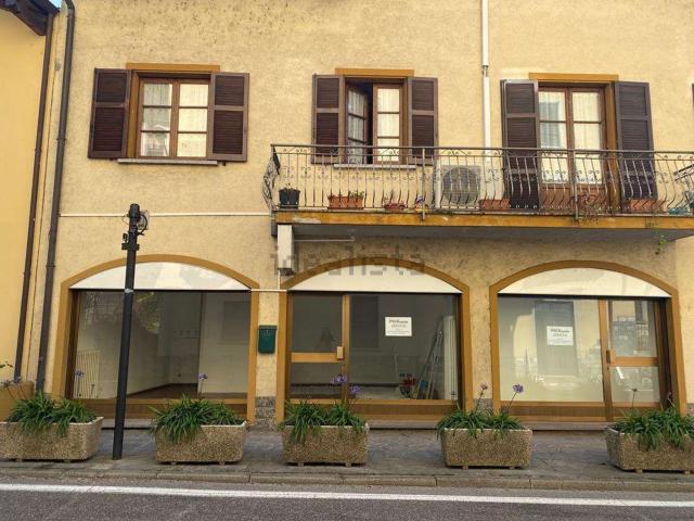 Locale Commerciale in affitto a Sala Comacina, Lombardia