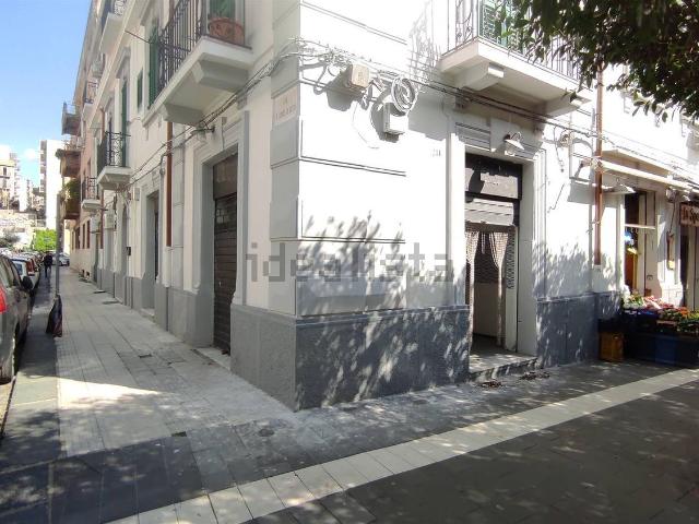 Locale Commerciale in affitto a IV Circoscrizione, Messina