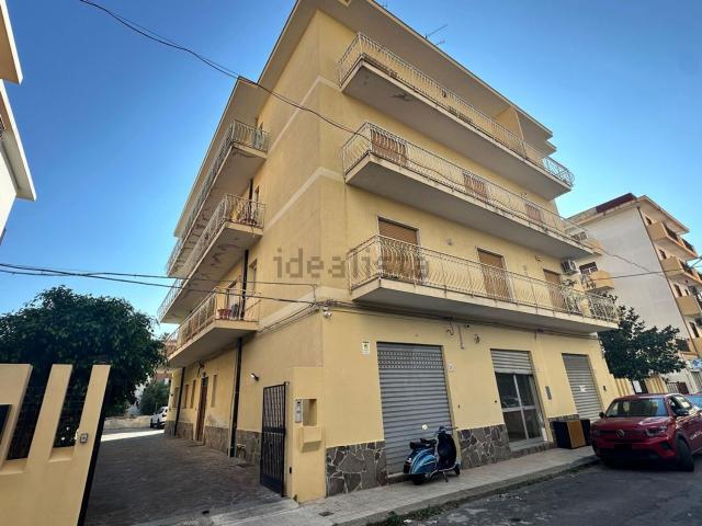 Locale Commerciale in affitto a Militi, Barcellona Pozzo Di Gotto