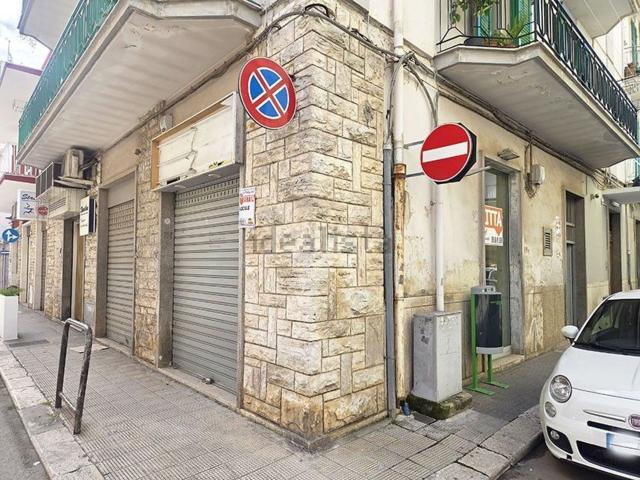 Locale Commerciale in affitto a Puglia, Bari