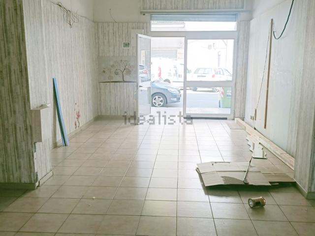 Locale Commerciale in affitto a Puglia, Taranto