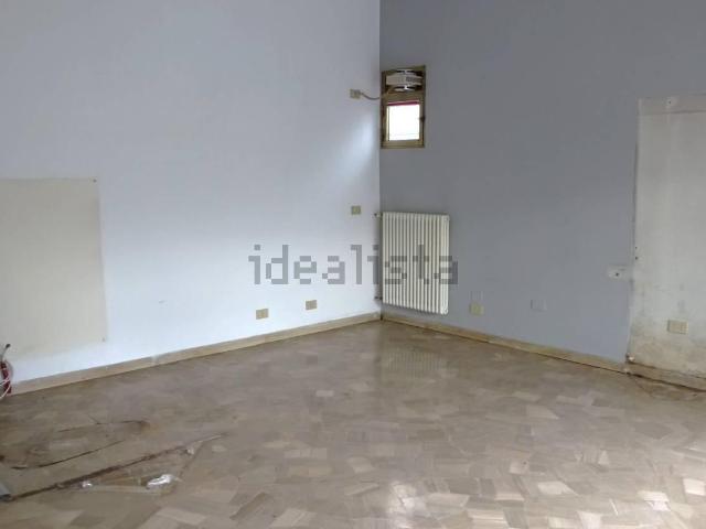 Locale Commerciale in affitto a Fornase, Spinea