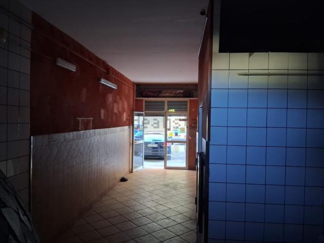 Locale Commerciale in affitto a Camaldoli, Pianura