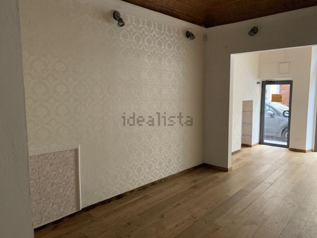 Locale Commerciale in affitto a Quartiere 2, Firenze