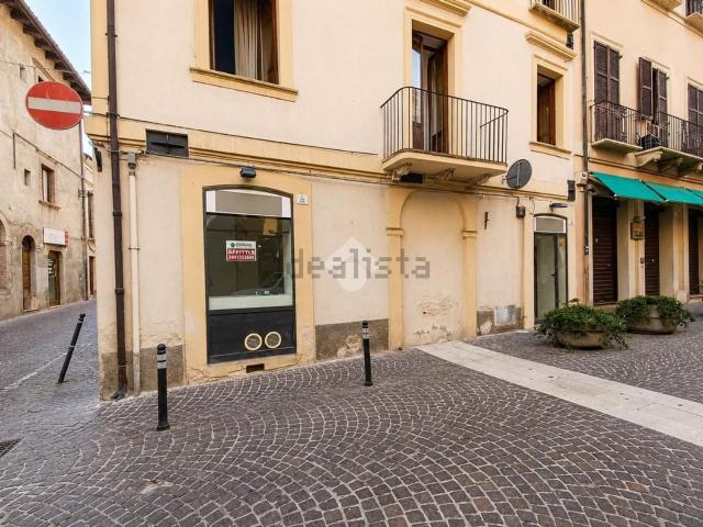 Locale Commerciale in affitto a Santo Spirito, Teramo