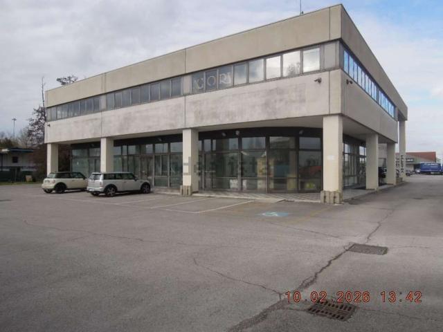Locale Commerciale in affitto a Muscoli, Cervignano Del Friuli
