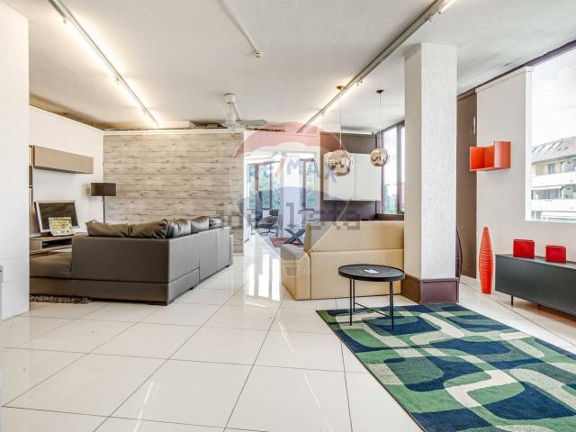Locale Commerciale in affitto a San Giuseppe, Busto Arsizio