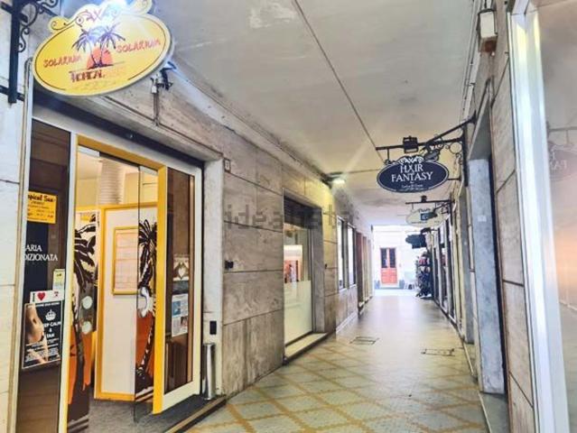 Locale Commerciale in affitto a San Michele di Pagana, Rapallo