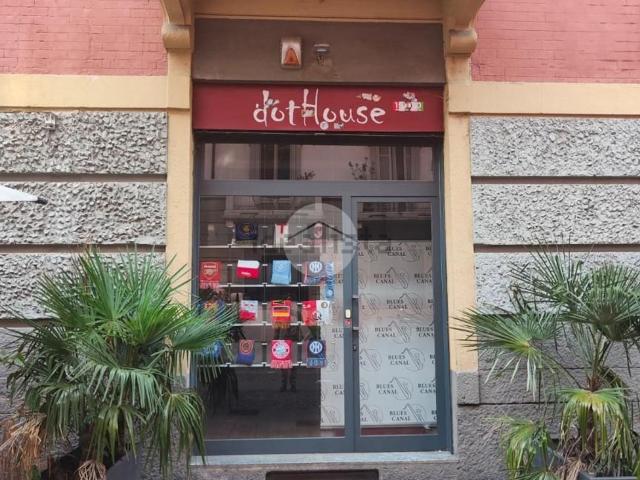 Locale Commerciale in affitto a Municipio 6, Milano