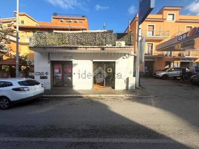 Locale Commerciale in affitto a Saxa Rubra, Roma Capitale