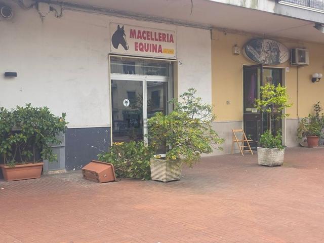 Locale Commerciale in affitto a Passetto, Cava De' Tirreni