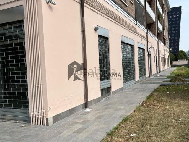 Locale Commerciale in affitto a Pero