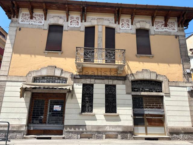 Locale Commerciale in affitto a Sulmona, L'Aquila