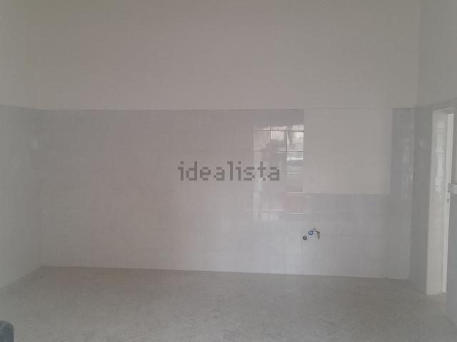 Locale Commerciale in affitto a Stazione, Livorno