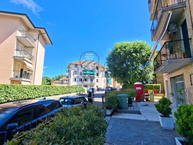 Locale Commerciale in affitto a Santo Spirito, Pavia