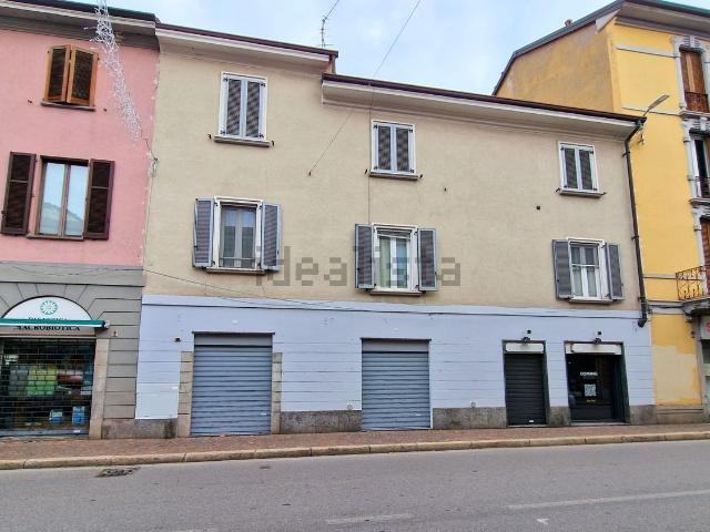 Locale Commerciale in affitto a Borghetto, Monza