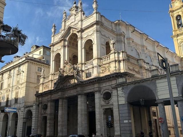 Locale Commerciale in affitto a Circoscrizione 1, Piemonte