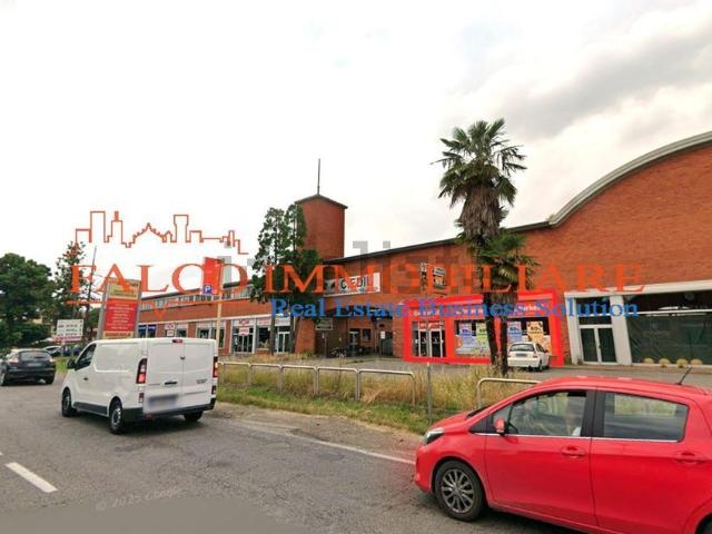 Locale Commerciale in affitto a Castelletto, Abbiategrasso