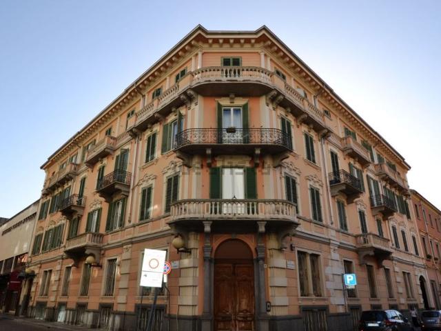 Locale Commerciale in affitto a Piazzo, Piemonte