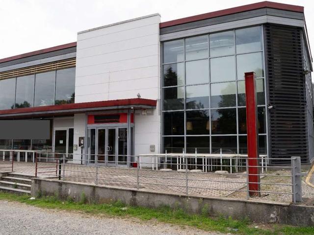 Locale Commerciale in affitto a Piemonte, Novara