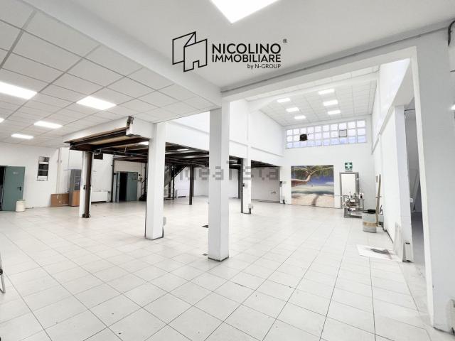 Locale Commerciale in affitto a Cuneo Centro, Piemonte