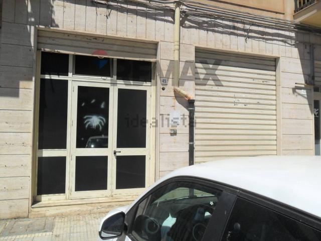 Locale Commerciale in affitto a Quartiere Provvidenza, Caltanissetta