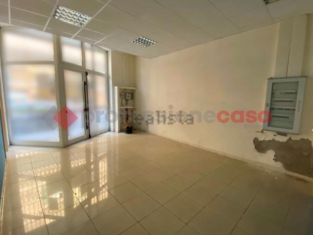 Locale Commerciale in affitto a Livorno, Toscana