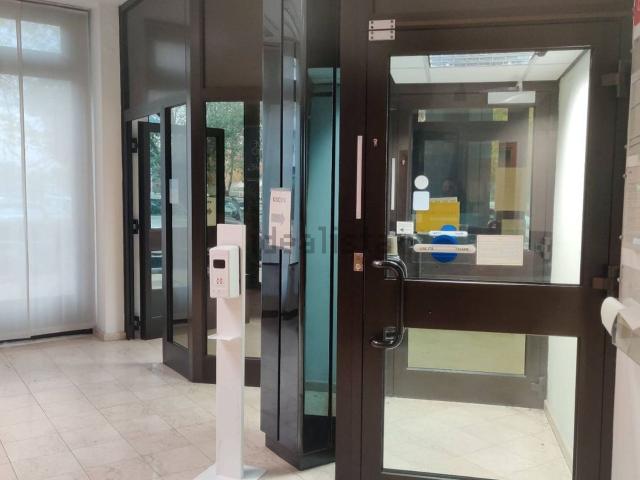 Locale Commerciale in affitto a Lanzago, Silea