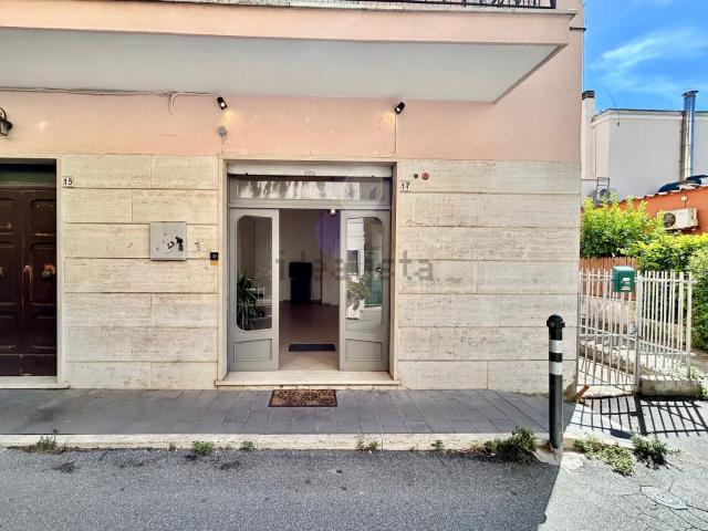 Locale Commerciale in affitto a Roma Capitale, Lazio