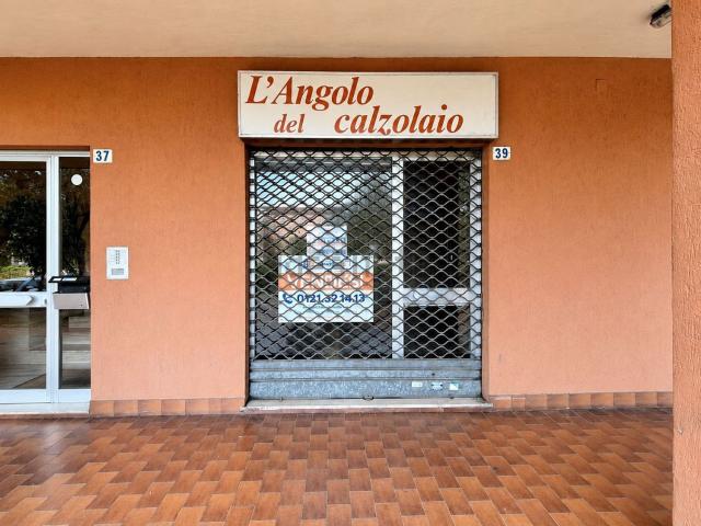 Locale Commerciale in affitto a Piemonte, Torino