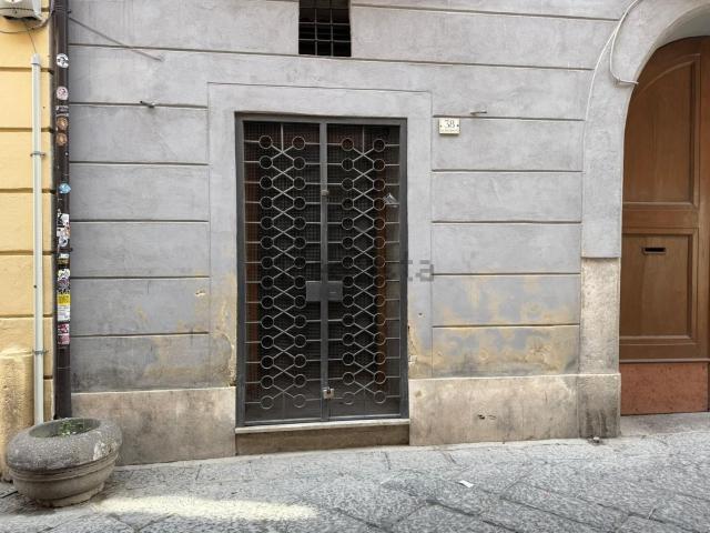 Locale Commerciale in affitto a Centro Storico, Caserta