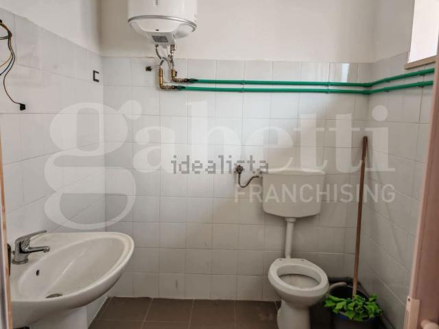Locale Commerciale in affitto a Venafro, Molise
