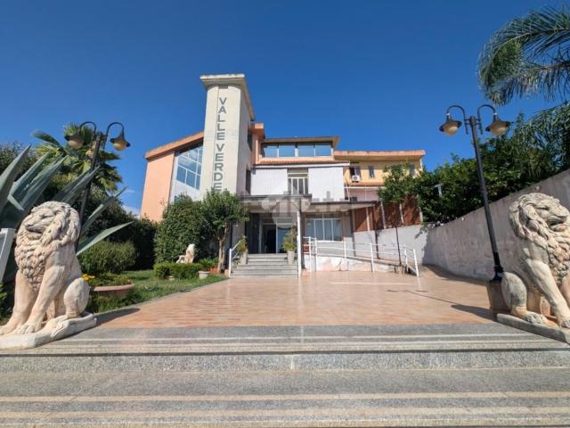Locale Commerciale in affitto a Capua, Campania