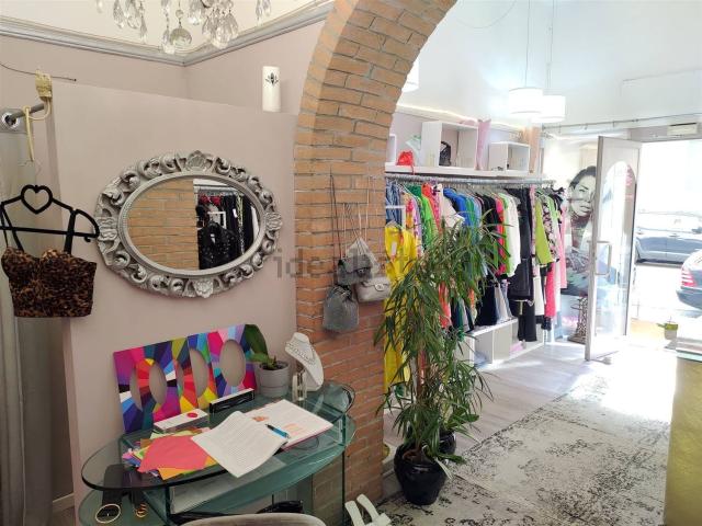 Locale Commerciale in affitto a Livorno