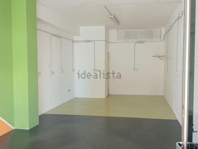 Locale Commerciale in affitto a Marche, Ancona