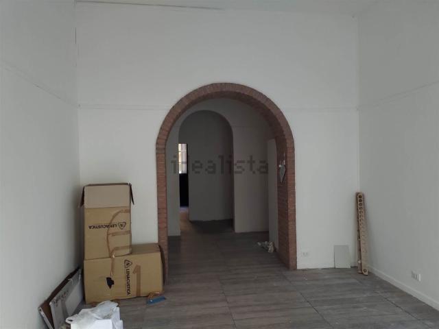 Locale Commerciale in affitto a Livorno, Toscana