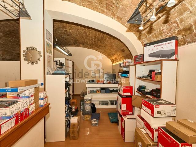 Locale Commerciale in affitto a Tarquinia, Lazio