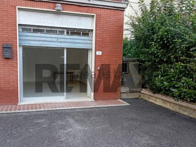 Locale Commerciale in affitto a Unione dei Comuni Circondario dell'Empolese Valdelsa, Empoli