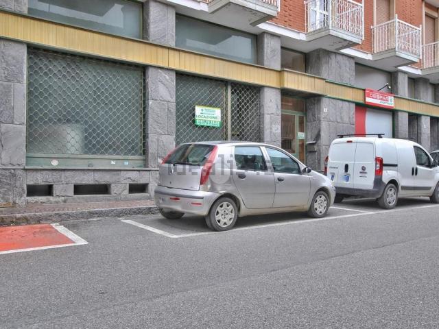 Locale Commerciale in affitto a Piemonte, Vercelli