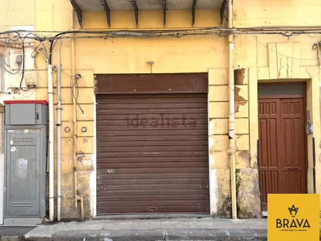 Locale Commerciale in affitto a III Circoscrizione, Palermo