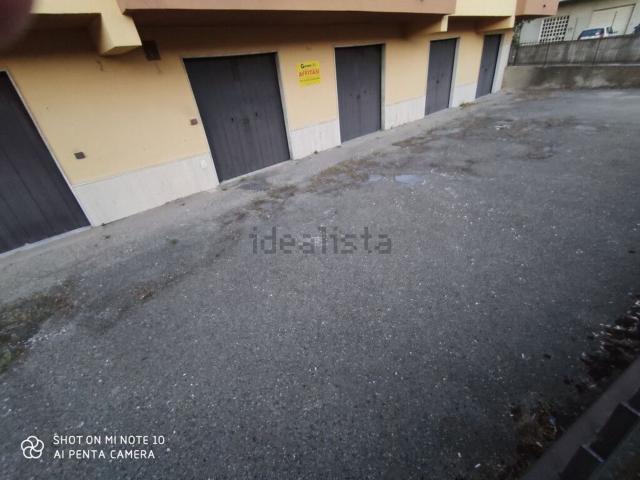 Locale Commerciale in affitto a Montesarchio, Campania